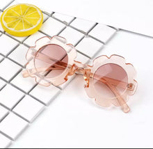 Load image into Gallery viewer, Toddler Flower Sunnies